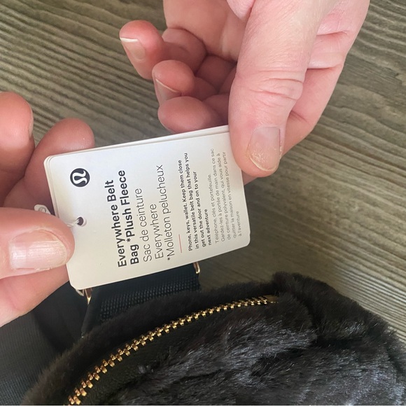 Lululemon everywhere belt bag puff fleece BNWT! - Picture 3 of 3